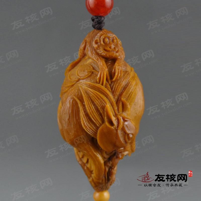 苏工橄榄核雕 陈任华 马上封侯 单籽 细节