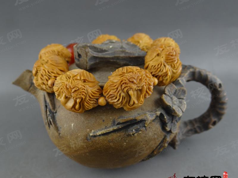高海 虎虎生威 手串 橄榄核雕 局部